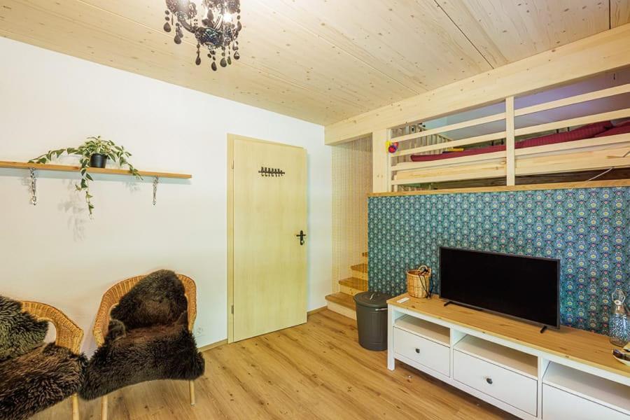 Uelis-stoeckli-gaestezimmer Auf Bauernhof Mit Billiard Und Alpakatrekking